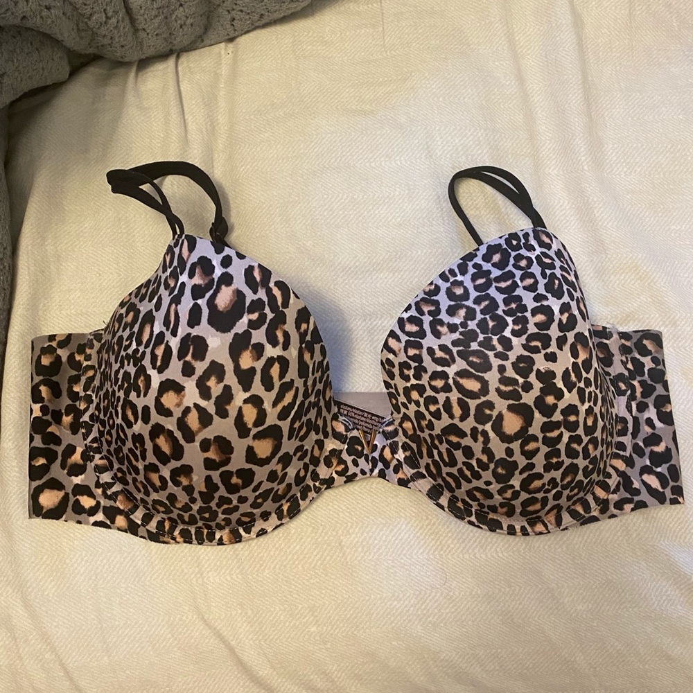 Leopard print Victoria’s Secret bra